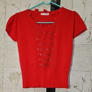 Red Fitted Blouse with Embellished Design and Short Sleeves